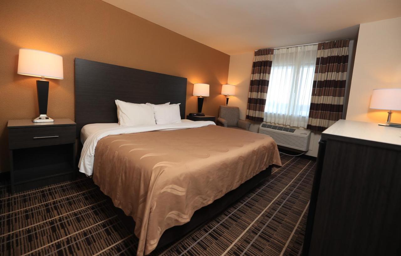 King Room at Quality Inn DFW Airport North