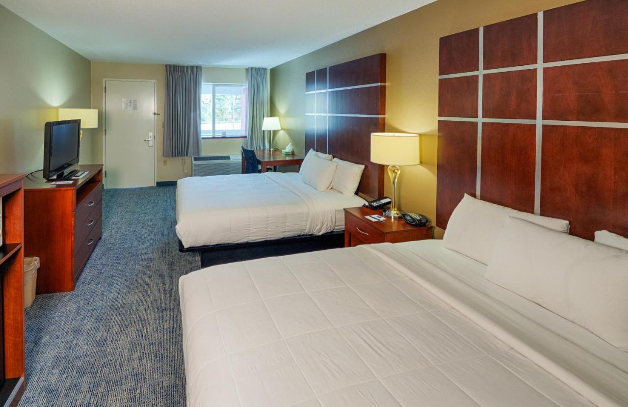 Standard Double Room at Cherokee Grand Hotel