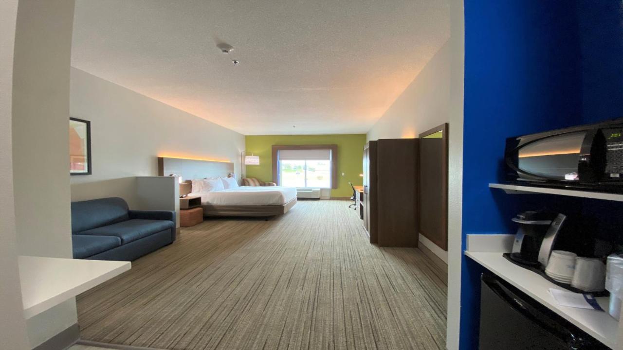 King Suite at Holiday Inn Express & Suites Somerset Central by IHG