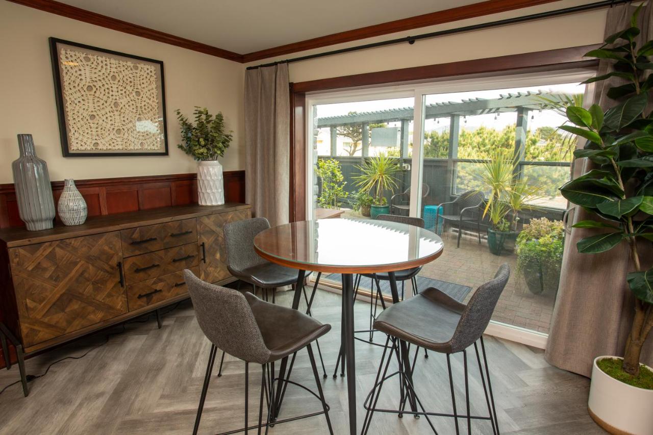 | Shearwater Inn