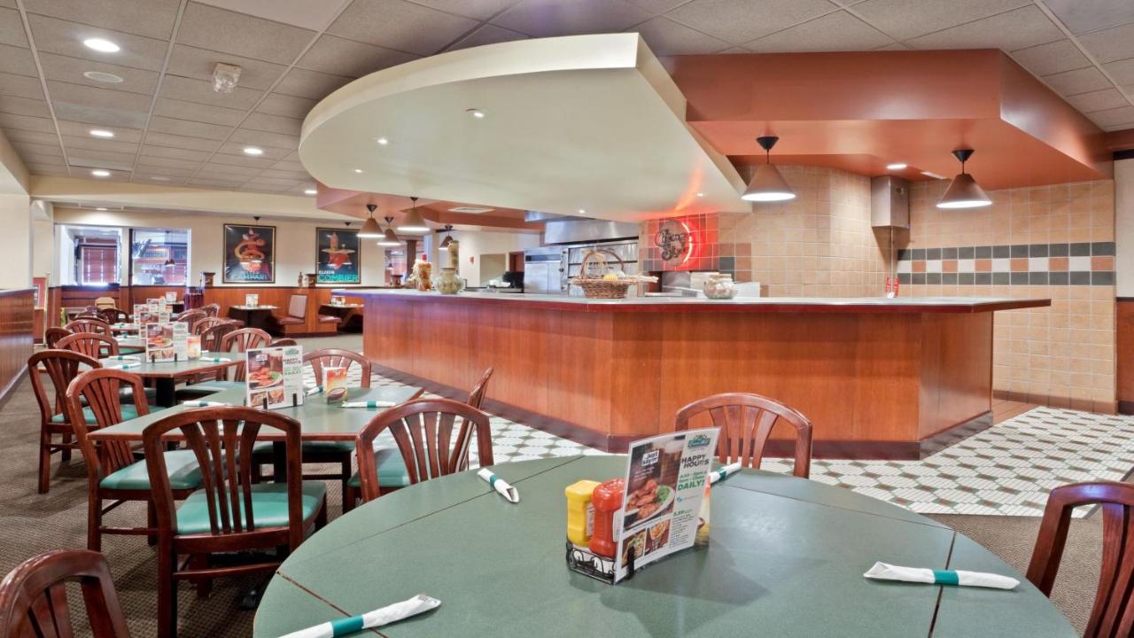 Holiday Inn Hotel & Suites Overland Park-West, an IHG Hotel