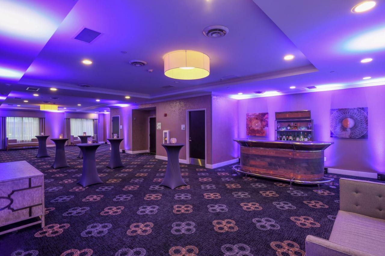  | Holiday Inn Hotel & Suites Cincinnati Downtown, an IHG Hotel
