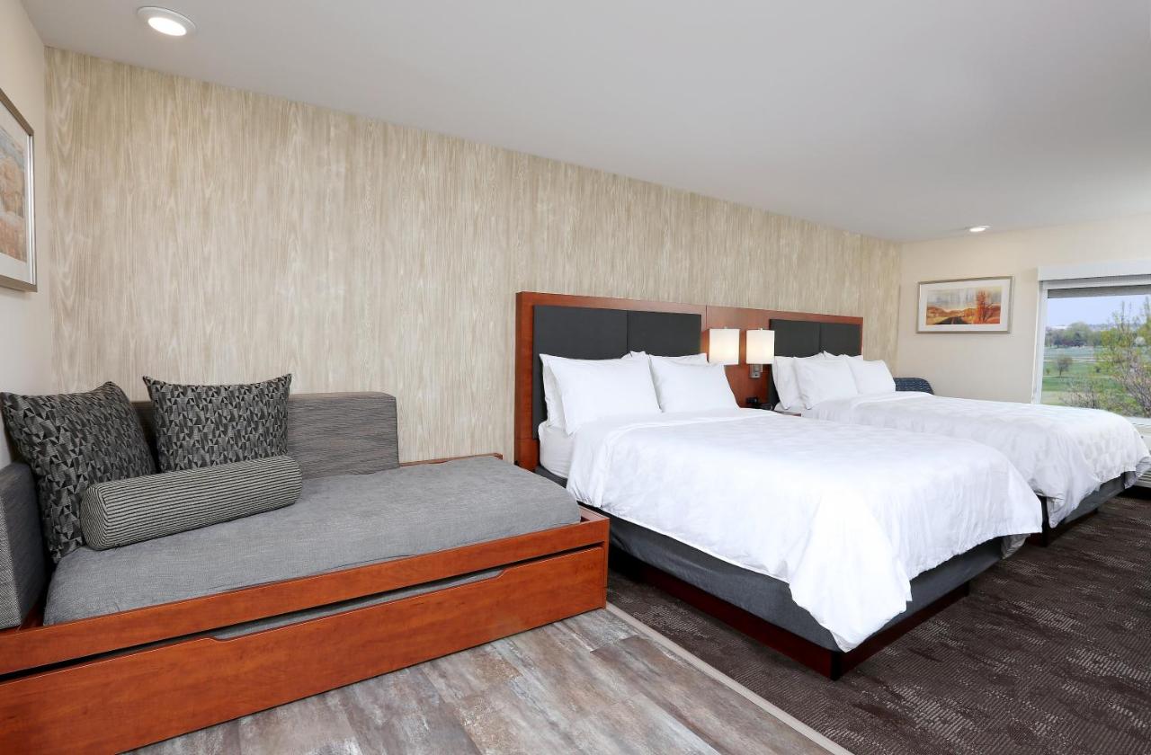 Twin Room with Trundle Bed - Non-Smoking at Holiday Inn & Suites Sioux Falls - Airport, an IHG Hotel