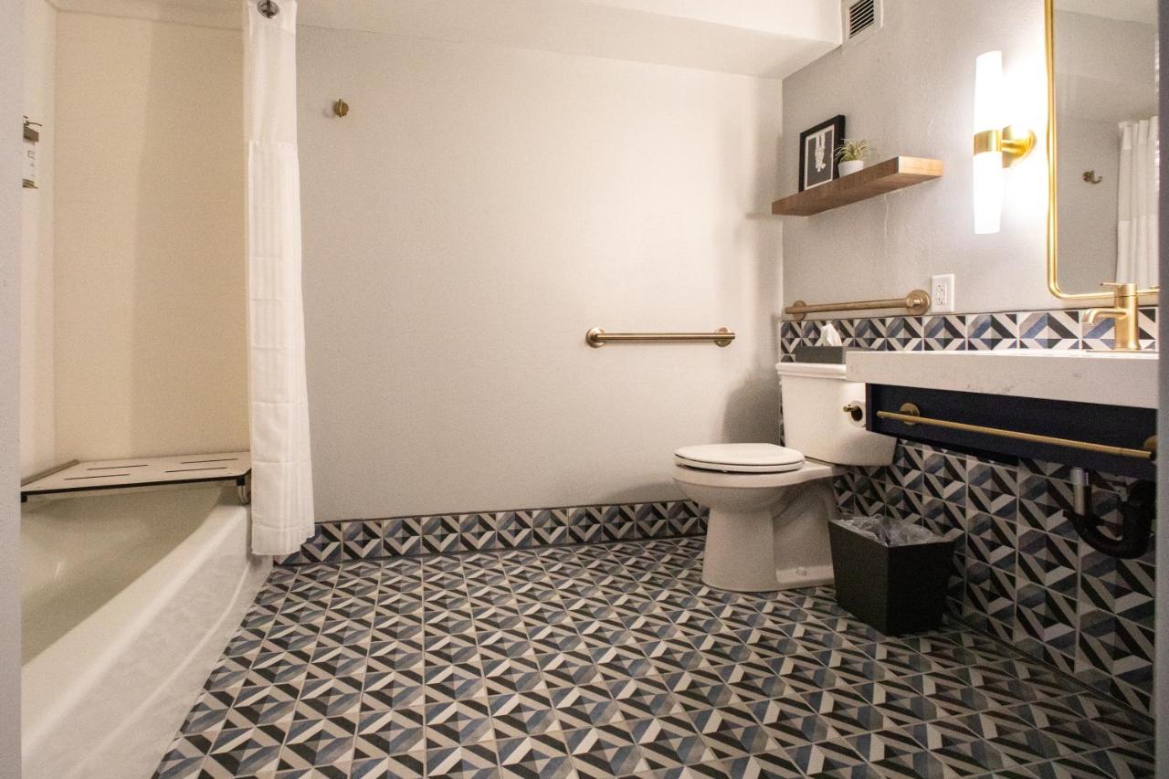 Queen Room Disability Access Non-Smoking at Hotel Denim