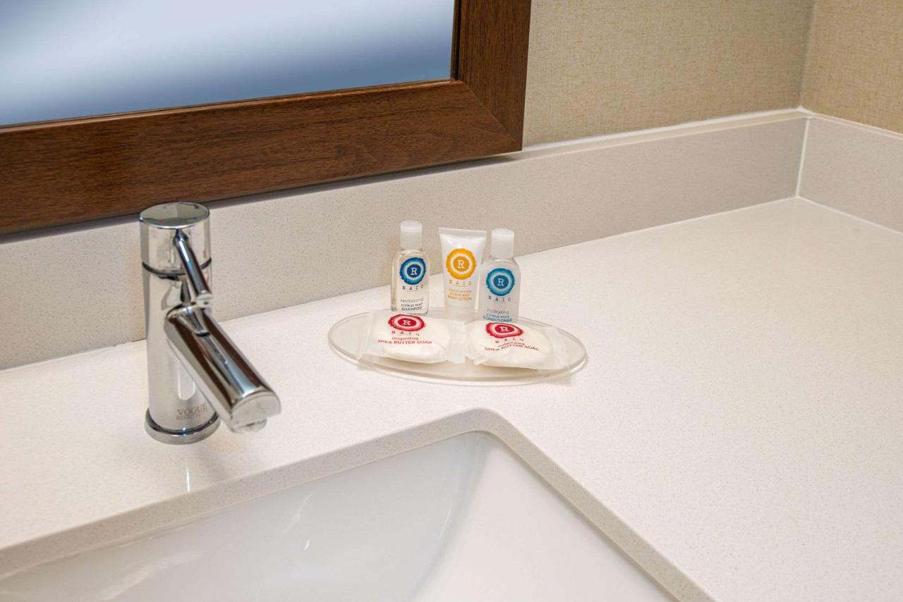 | Comfort Inn Naugatuck - Waterbury