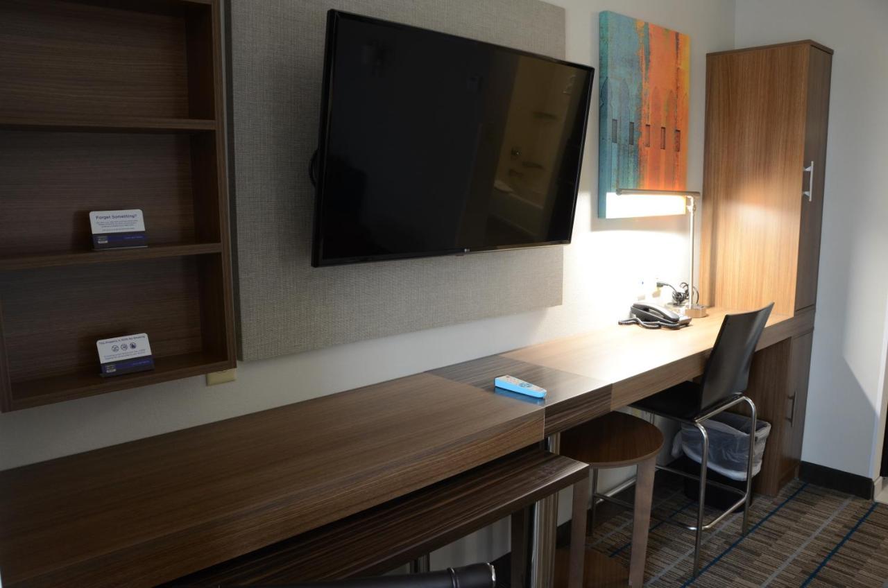 Standard King Suite - Mobility Accessible/Non-Smoking at MainStay Suites Bowling Green North