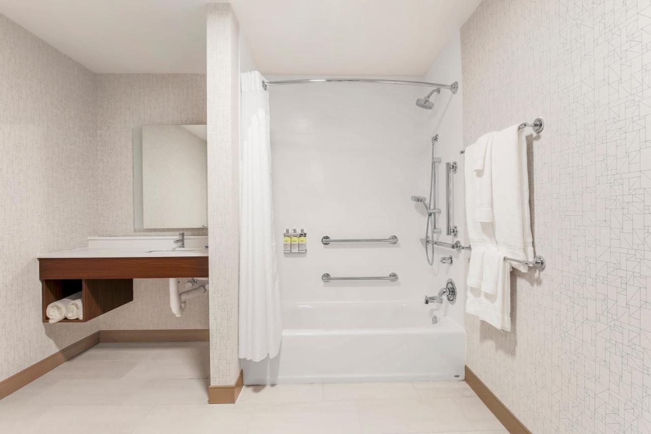 Double Suite - Mobility Access Tub/Non-Smoking at Holiday Inn Express & Suites Chicago O'Hare Airport by IHG