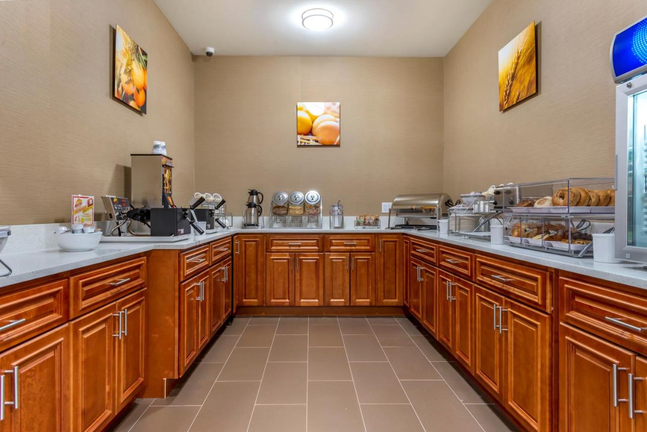 | Comfort Inn