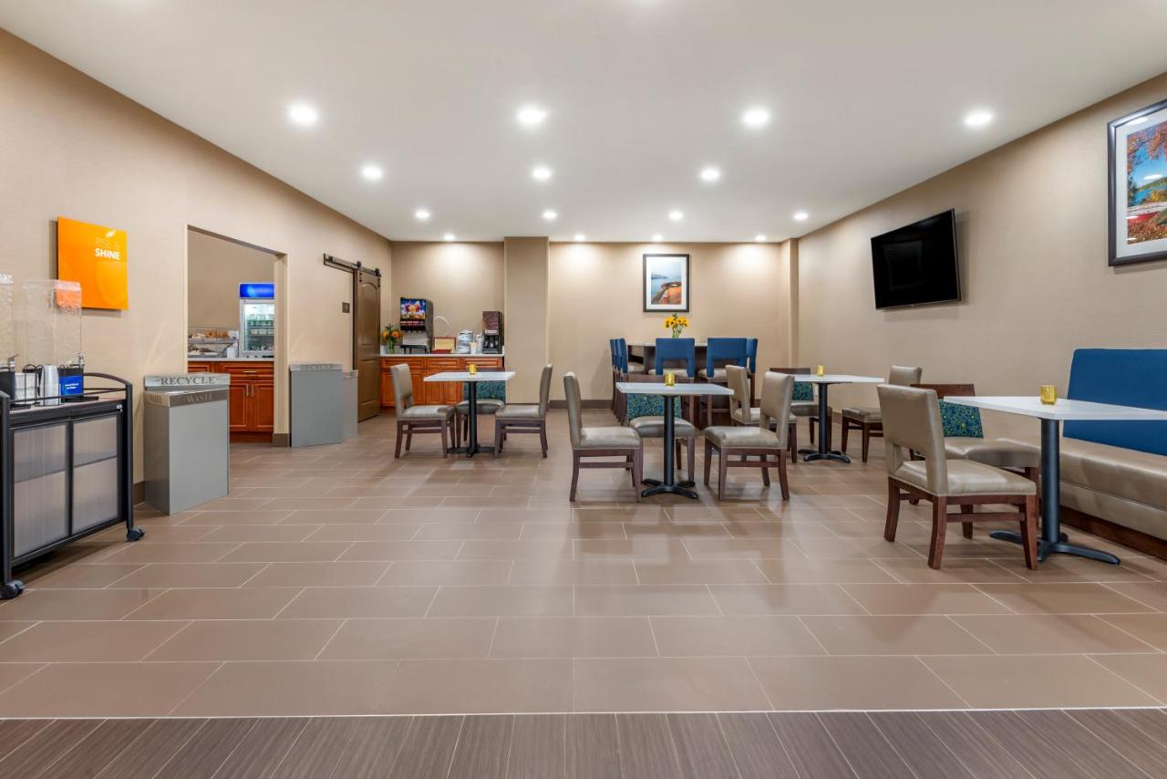 | Comfort Inn