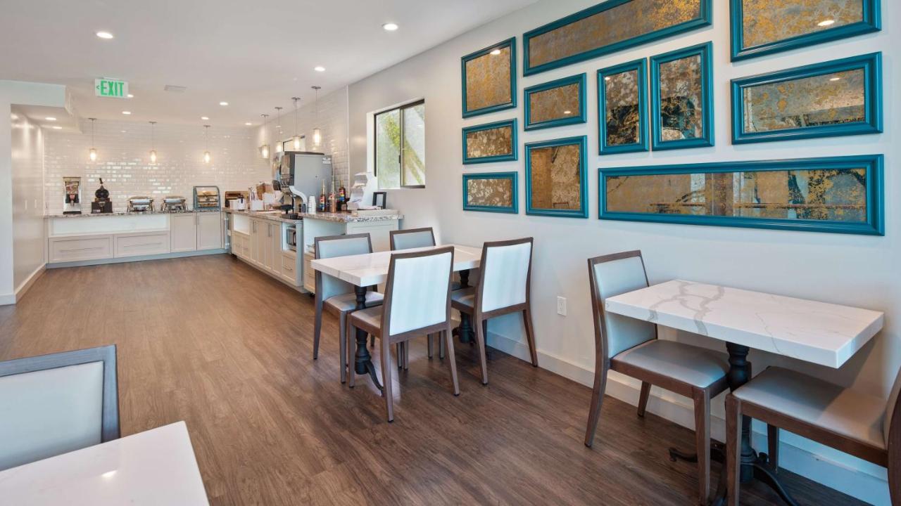 | Best Western Woodland Hills