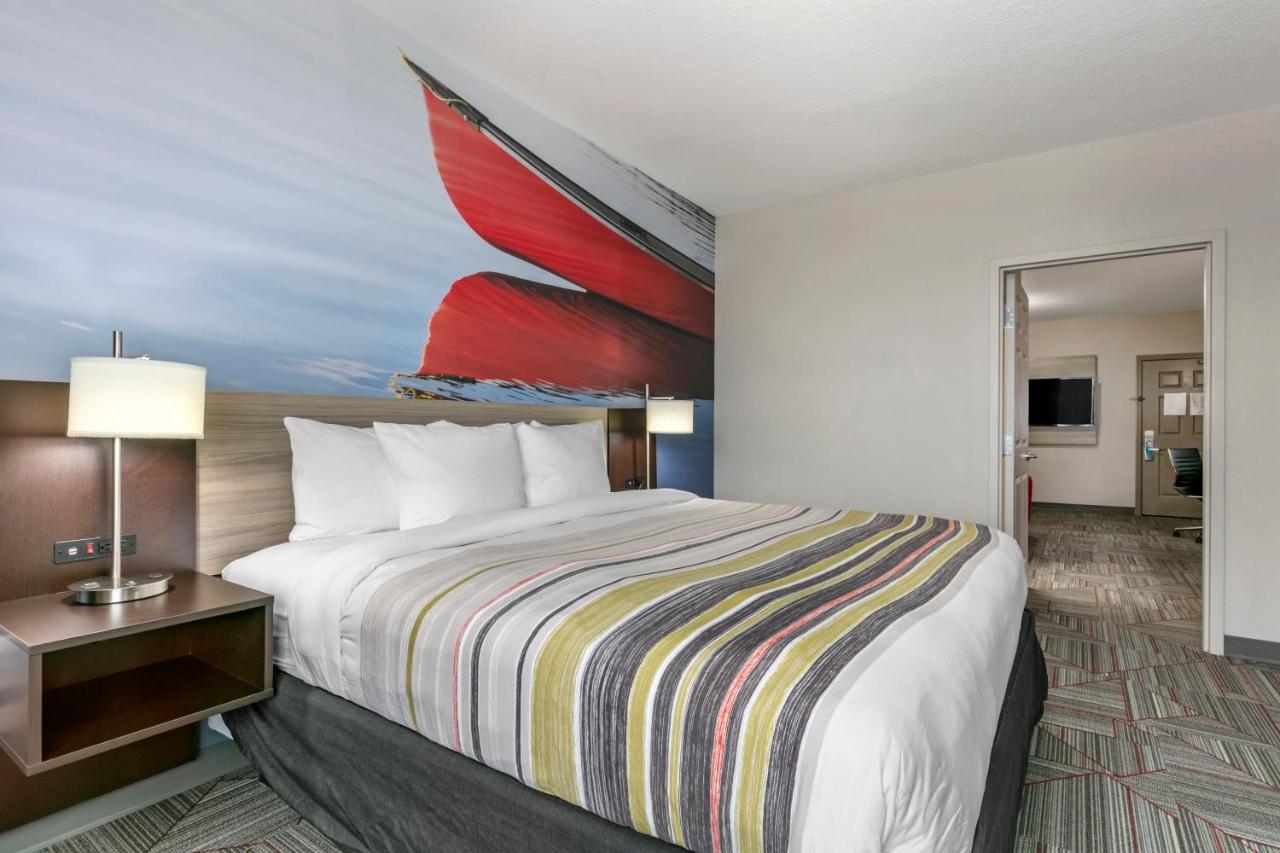 King Suite - Accessible/Non-Smoking at Clarion Pointe Columbus-Bradley Park