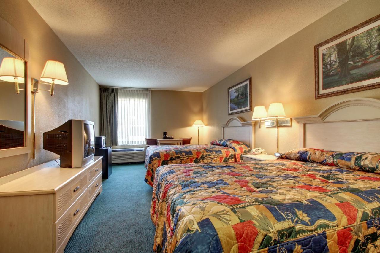 Double Room with Two Double Beds - Smoking at Key West Inn Baxley