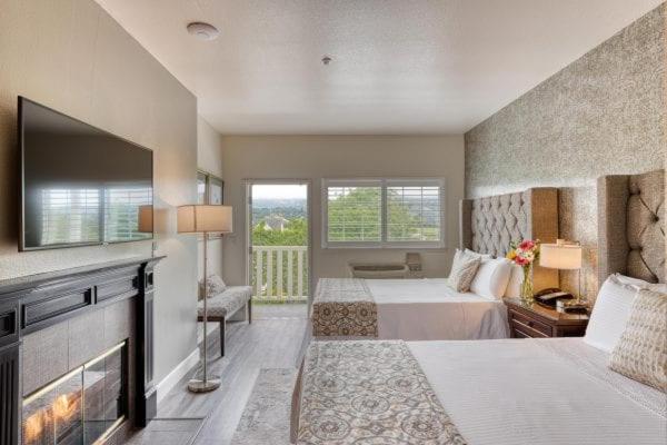  | Geyserville Inn