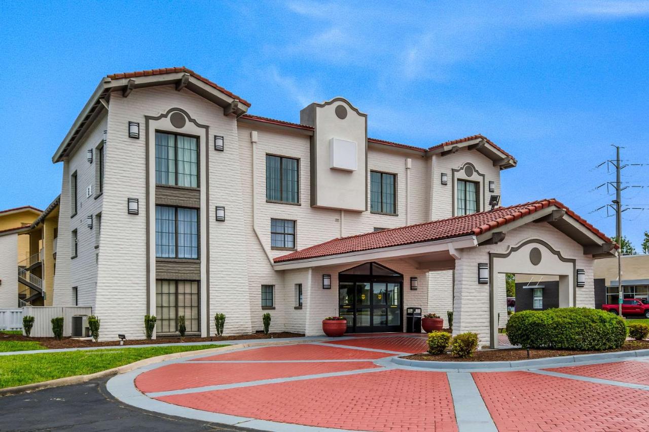  | Quality Inn -Hampton Coliseum Convention Center