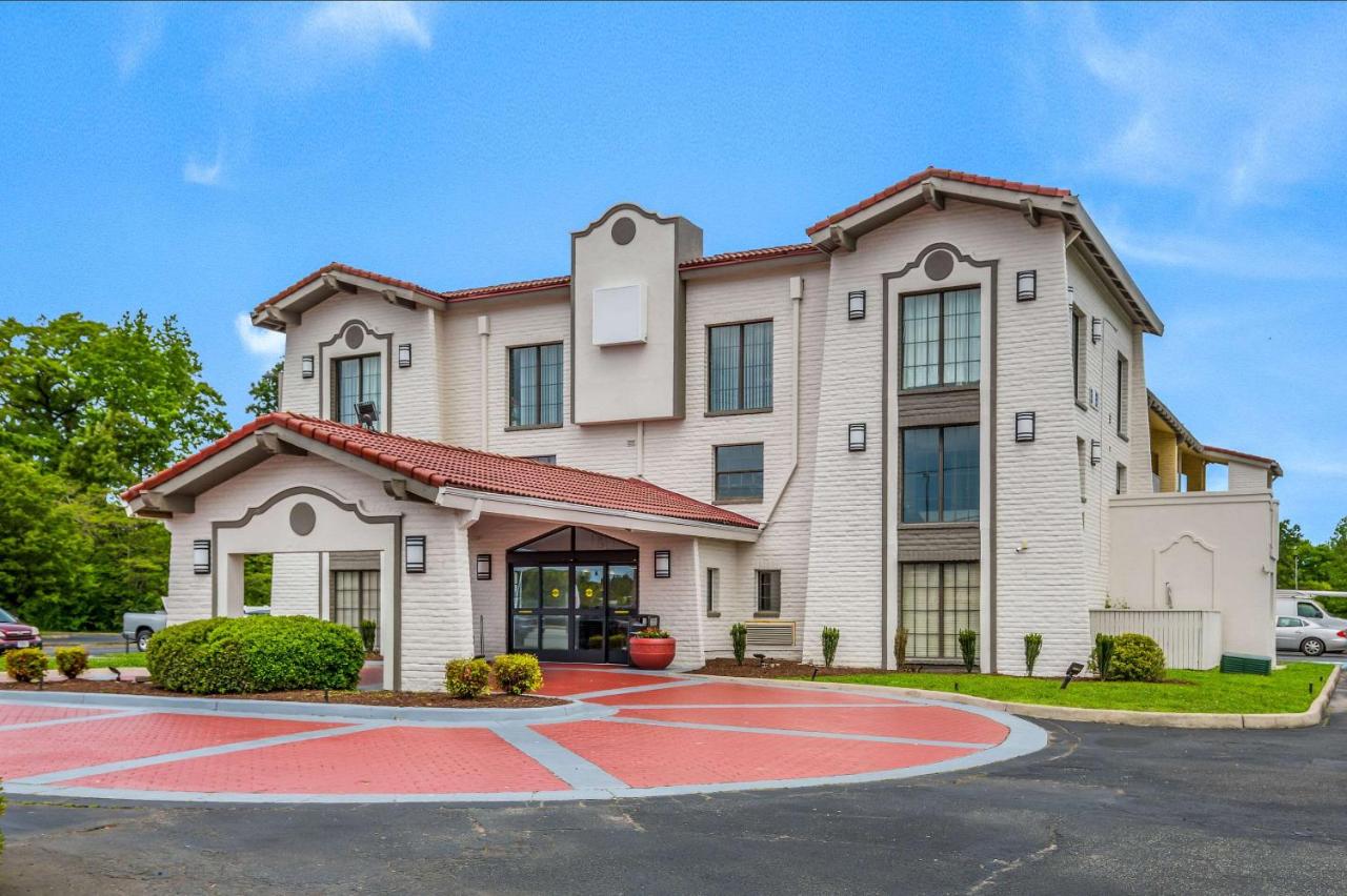  | Quality Inn -Hampton Coliseum Convention Center