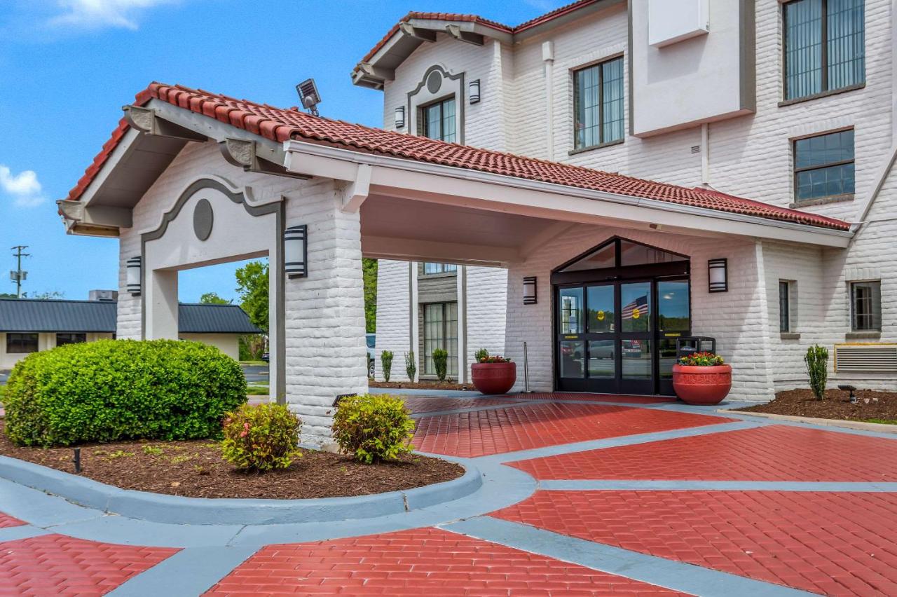  | Quality Inn -Hampton Coliseum Convention Center