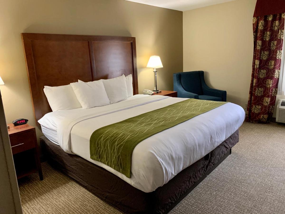 King Room - Accessible/Non-Smoking at Comfort Inn Columbia West