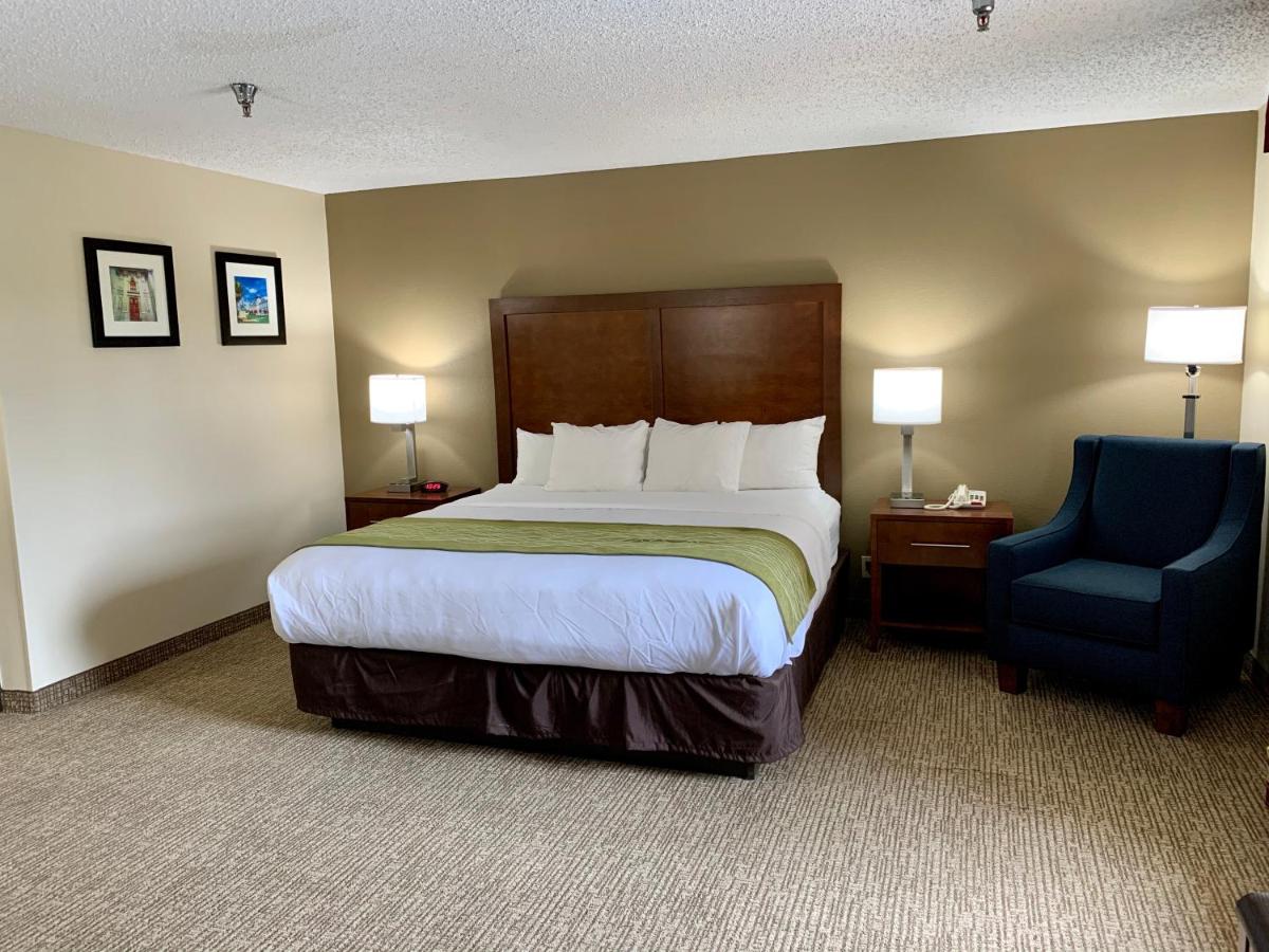 King Room - Accessible/Non-Smoking at Comfort Inn Columbia West