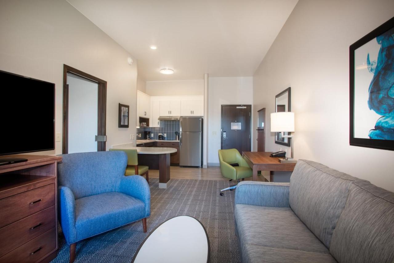 One-Bedroom Queen Suite - Hearing Accessible - Non-Smoking at Staybridge Suites Sioux Falls Southwest by IHG