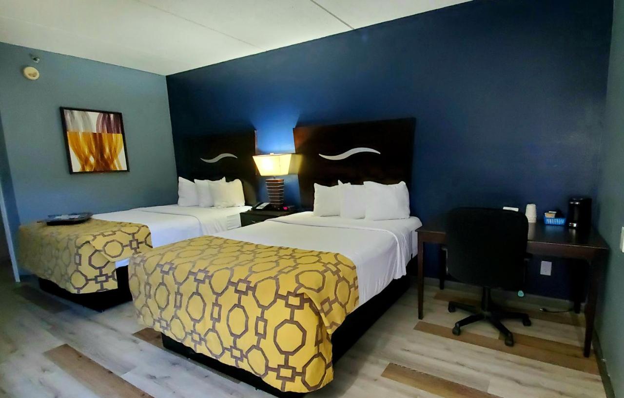 Studio with Two Queen Beds - Non-Smoking at Baymont by Wyndham London KY