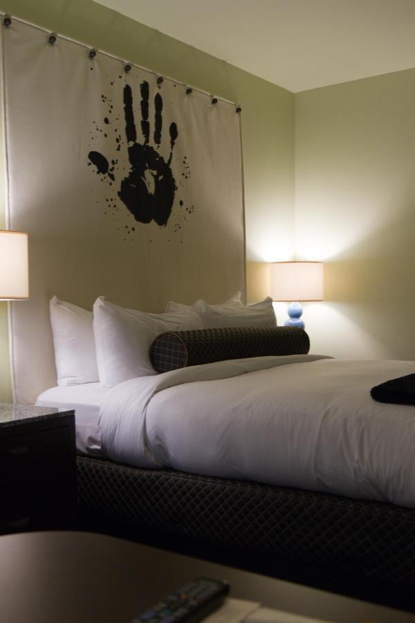King Suite with City View at ACME Hotel Chicago, Outset Collection by Hilton