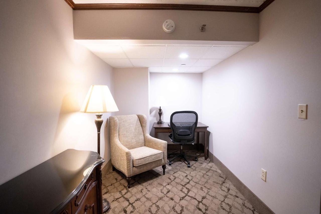 | Best Western Plus Fairfield Executive Inn