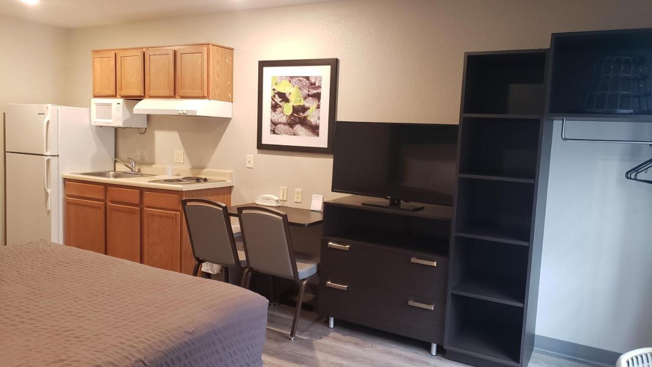 Double Room with Roll In Shower - Disability Access/Non-Smoking at WoodSpring Suites Kansas City Mission