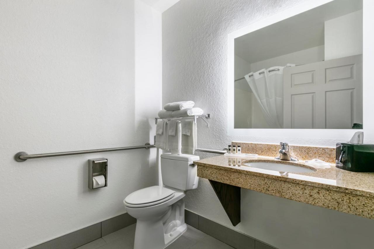 King Suite - Accessible/Non-Smoking at Clarion Pointe Columbus-Bradley Park
