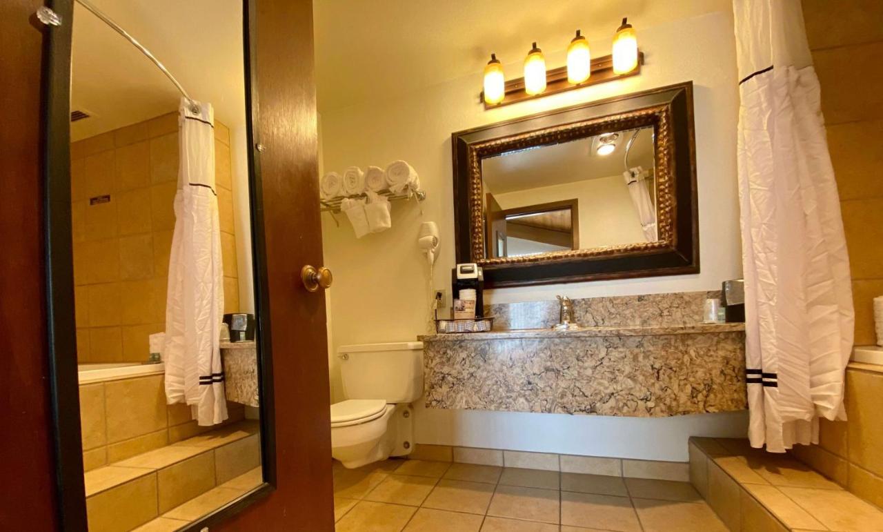 Oversized King Room with Jetted Tub at Best Western Sheridan Center