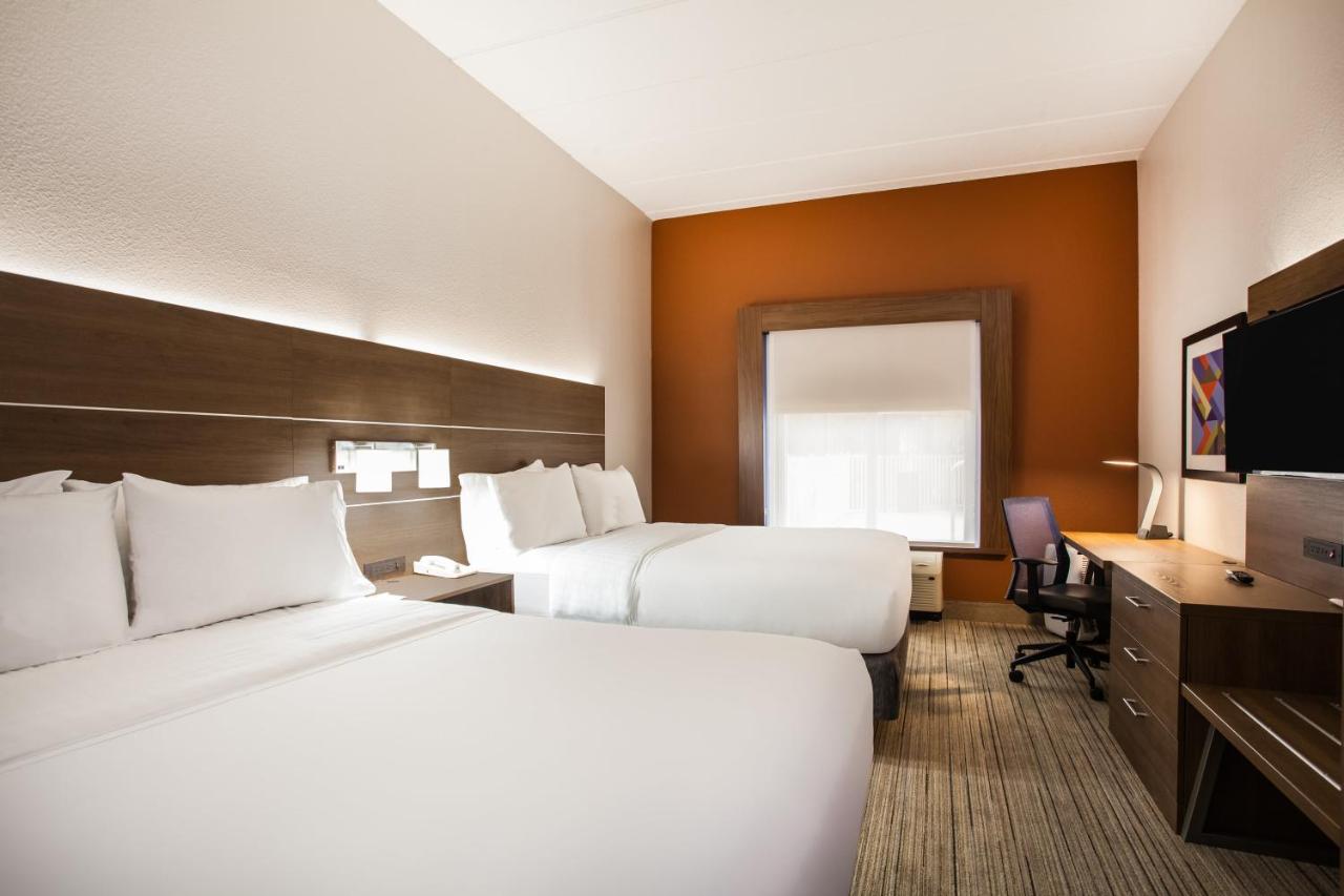 Twin Room - Mobility Access at Holiday Inn Express Hotel & Suites Inverness by IHG