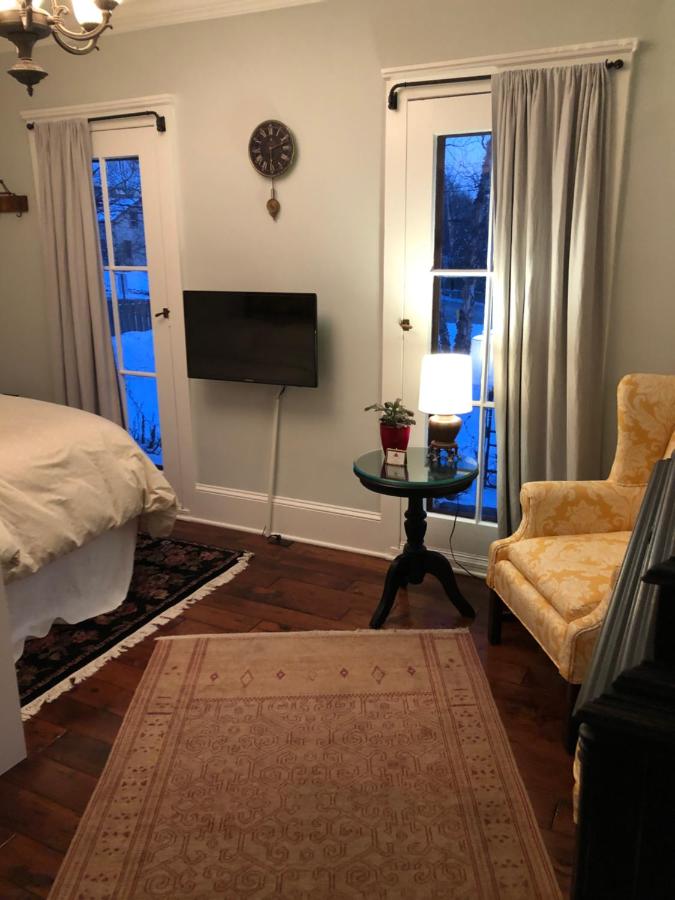 | Riverside Gables Bed and Breakfast