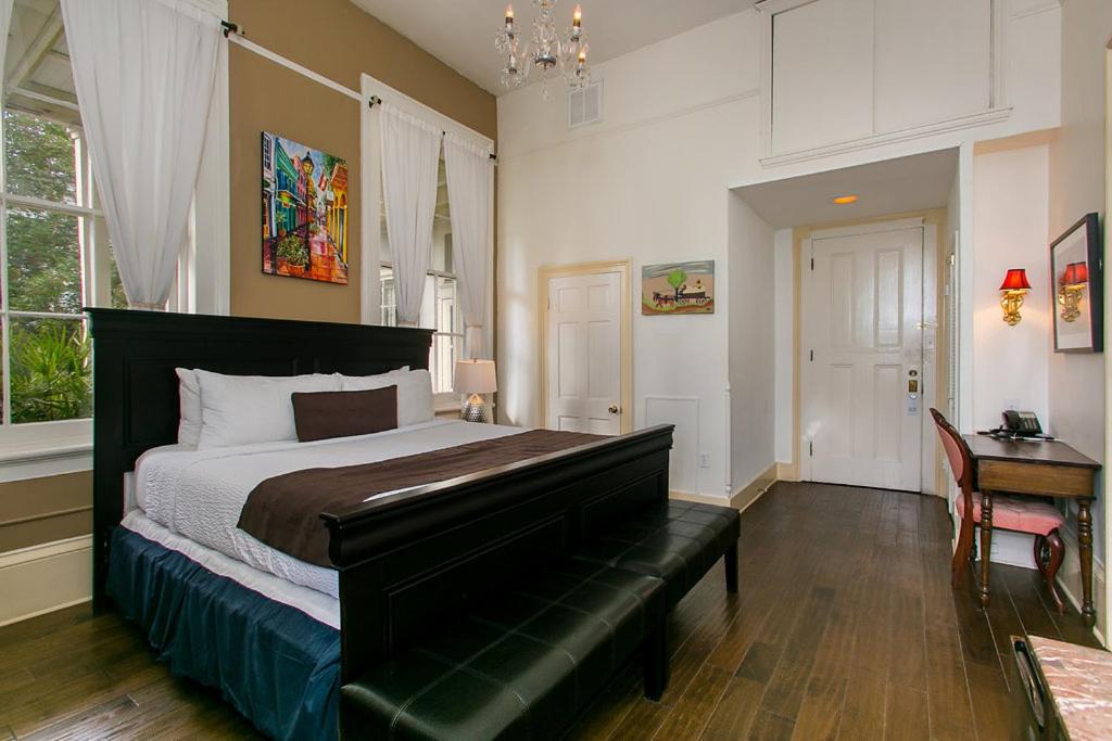 | Lafitte Hotel & Bar