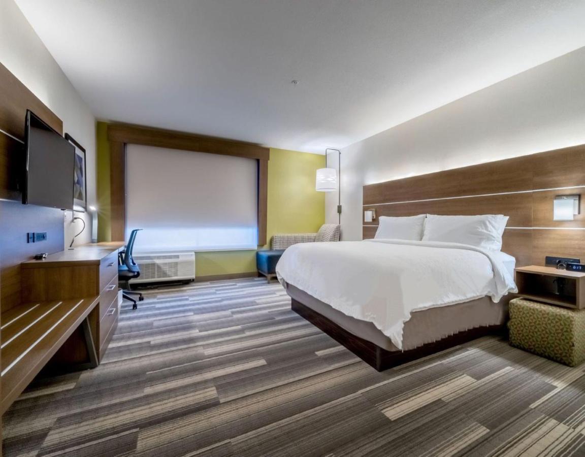King Room - Non-Smoking at Holiday Inn Express & Suites Marion, an IHG Hotel