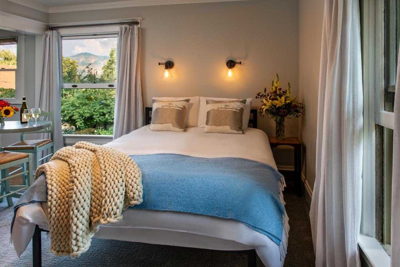  | Inn at the Gorge