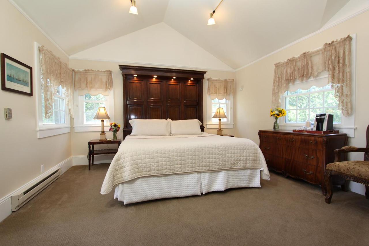 | Olallieberry Inn Bed and Breakfast
