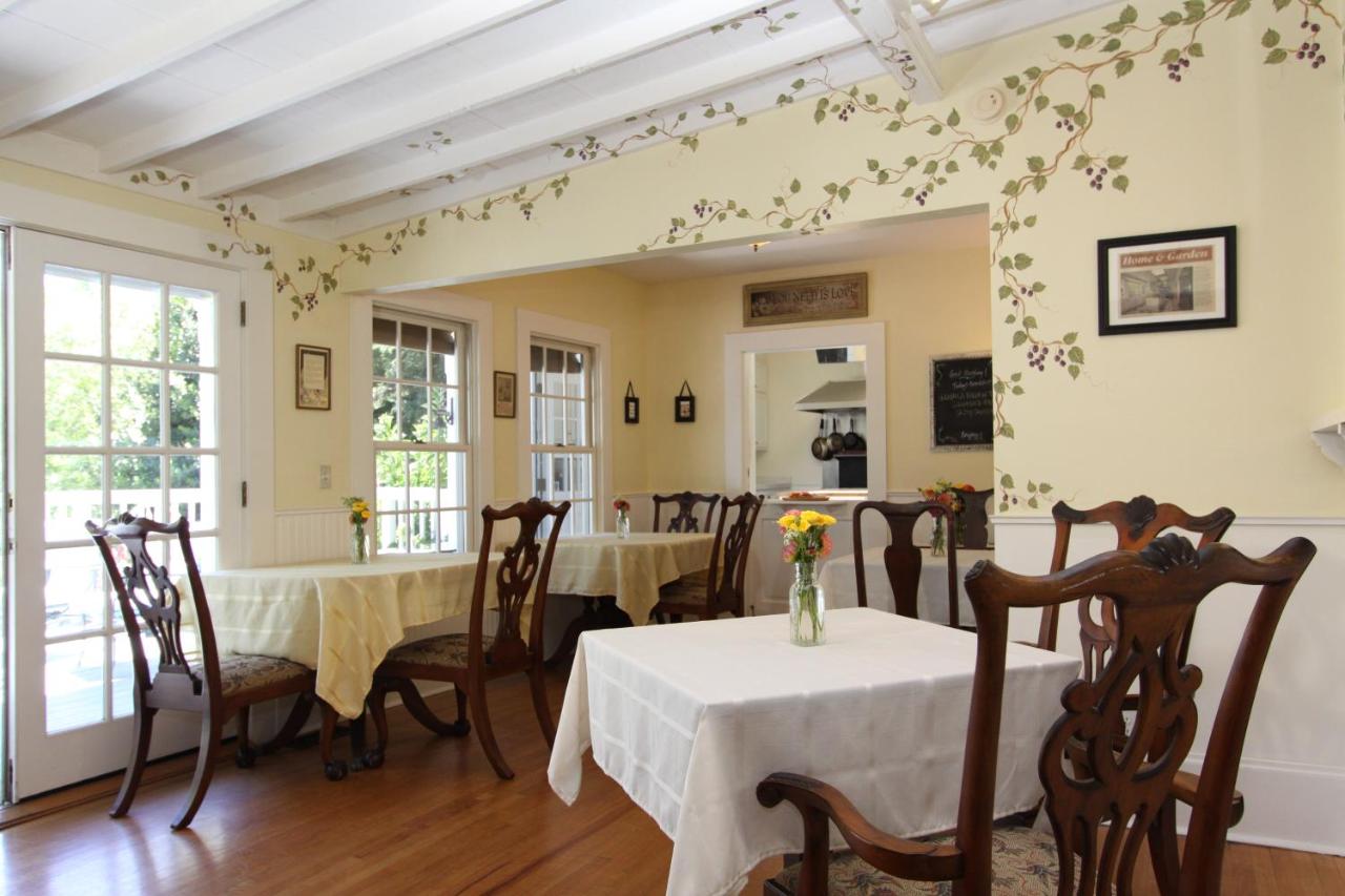 | Olallieberry Inn Bed and Breakfast