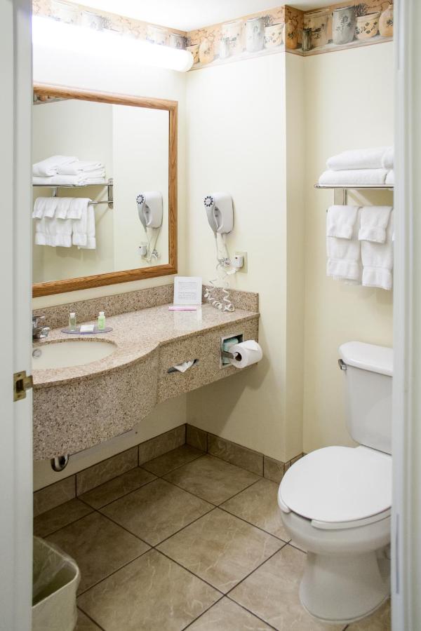  | Blue Gate Garden Inn