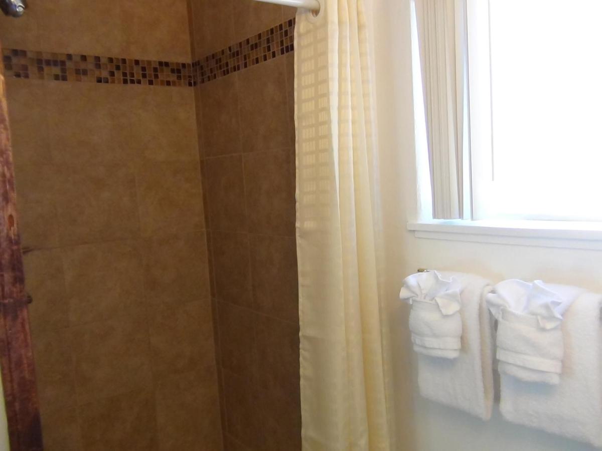 | Alpine Inn & Spa