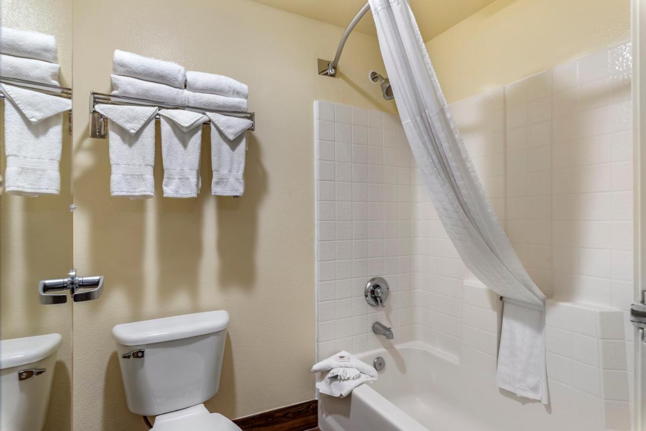 Double Room with Two Double Beds - Non-Smoking at Comfort Inn Troutdale - Portland East