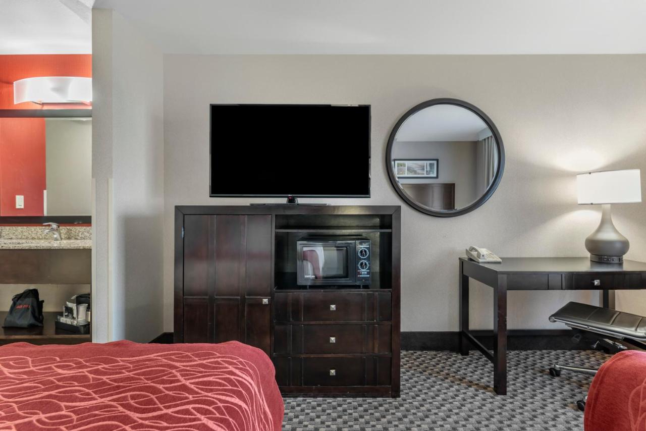 Double Room with Two Double Beds - Non-Smoking at Comfort Inn Troutdale - Portland East