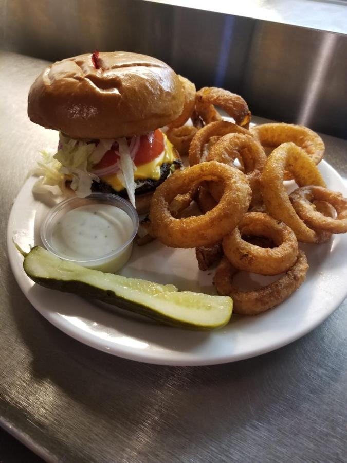  | O'Cairns Inn and Suites