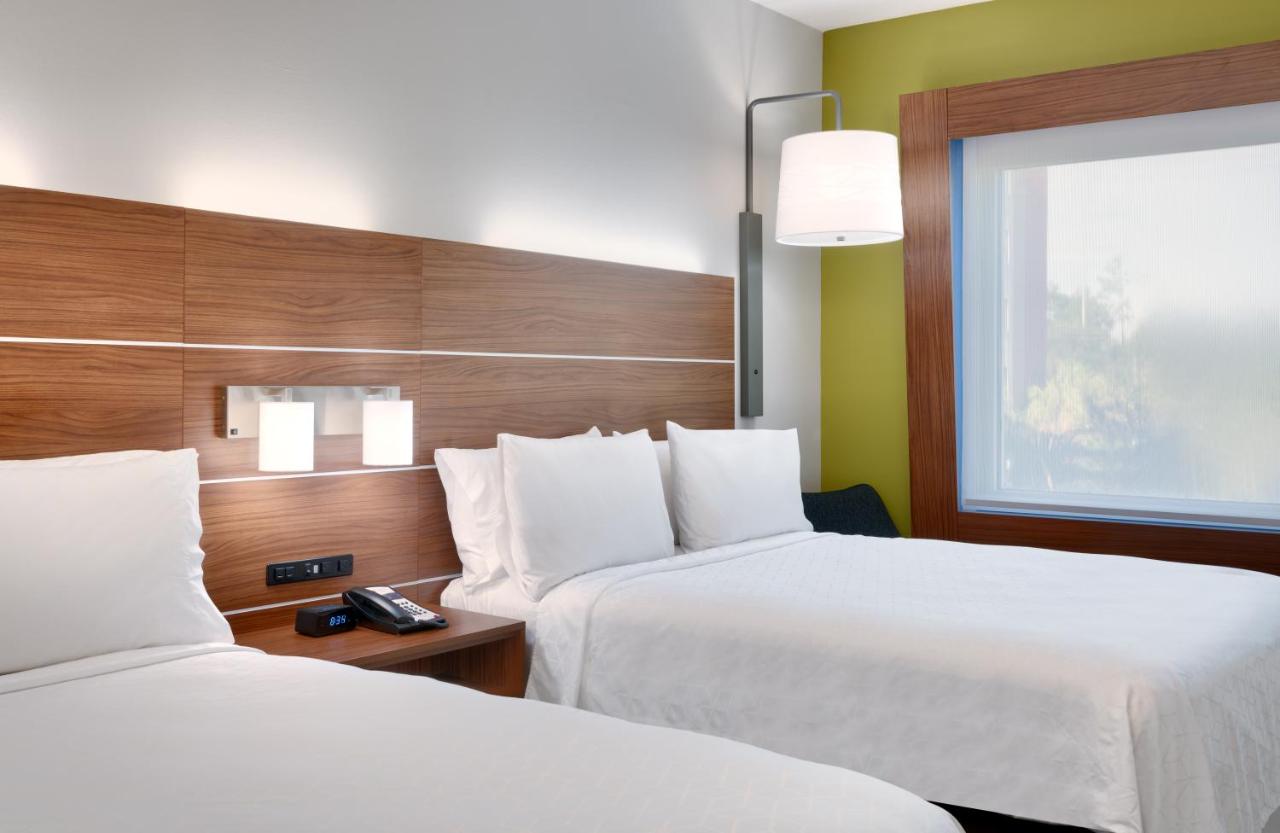Queen Room with Two Queen Beds - Non-Smoking at Holiday Inn Express & Suites Gainesville I-75 by IHG