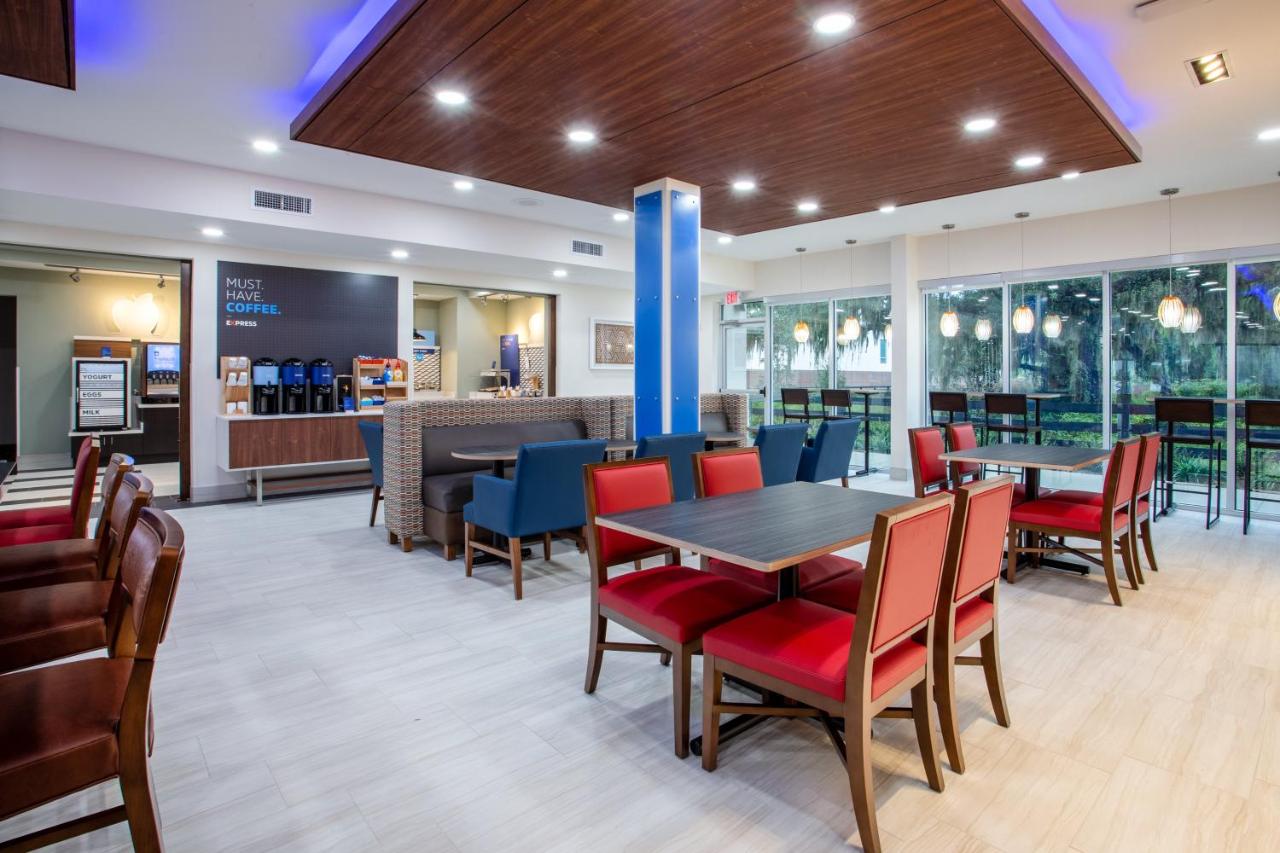 | Holiday Inn Express & Suites - Deland South, an IHG Hotel