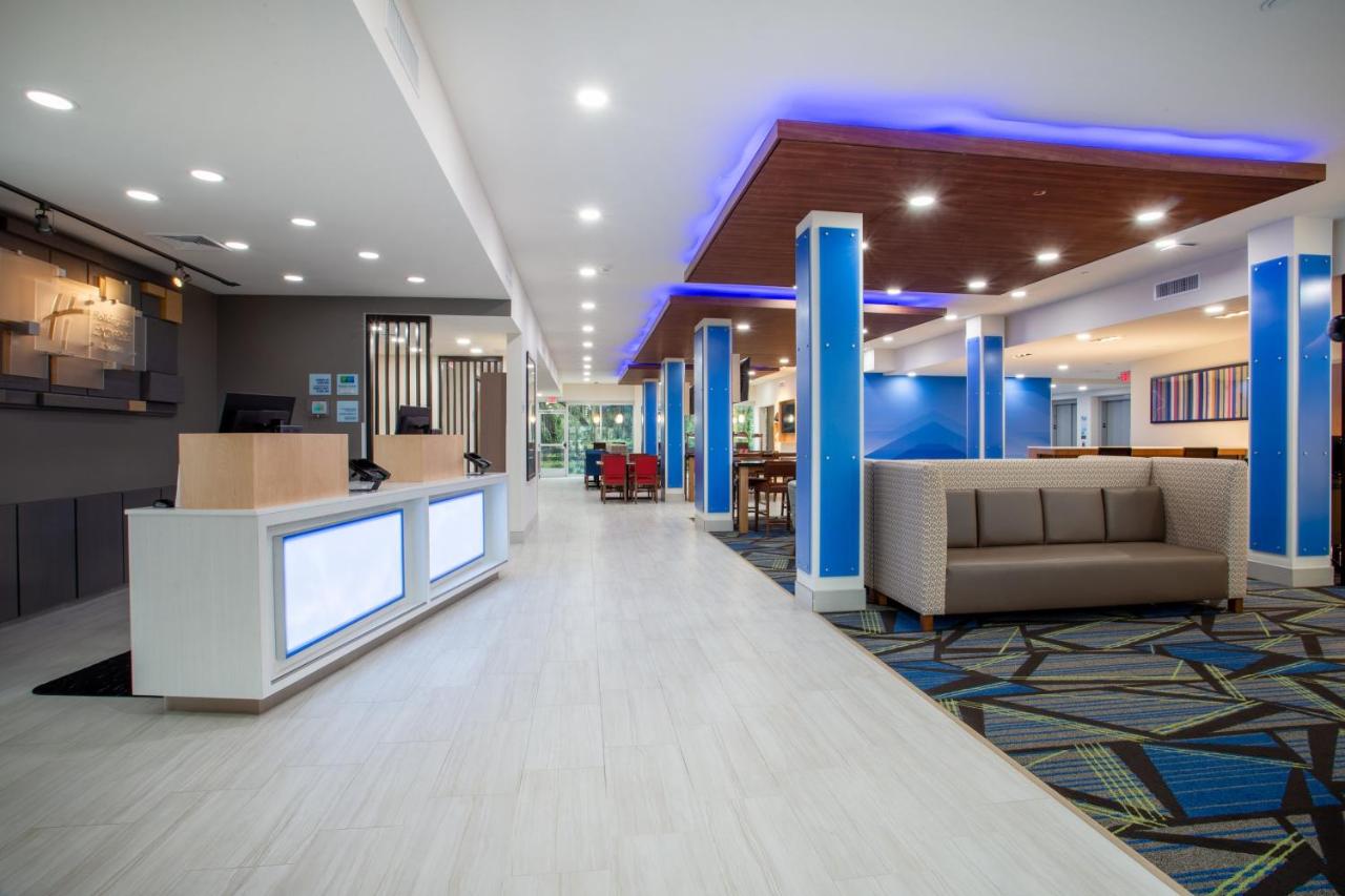  | Holiday Inn Express & Suites - Deland South, an IHG Hotel