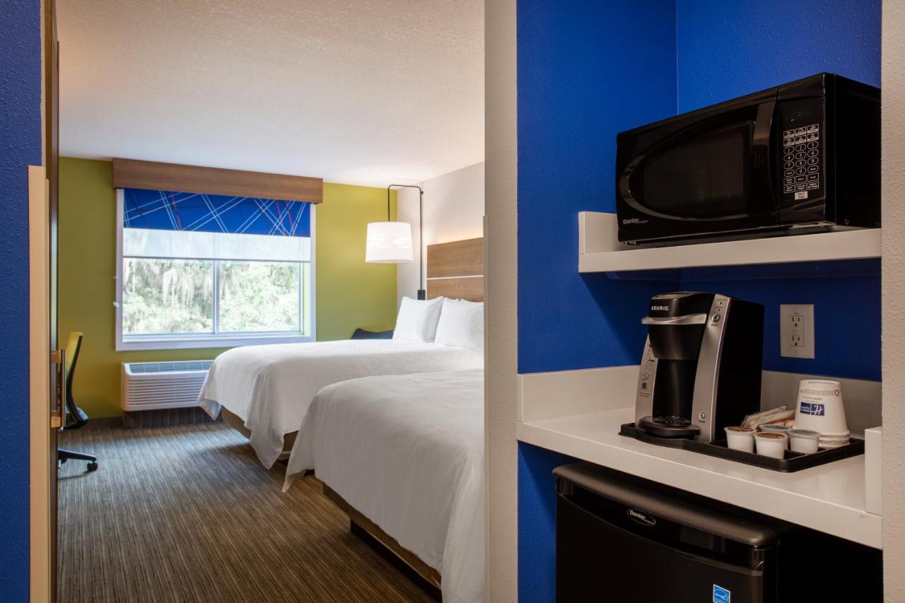 | Holiday Inn Express & Suites - Deland South, an IHG Hotel