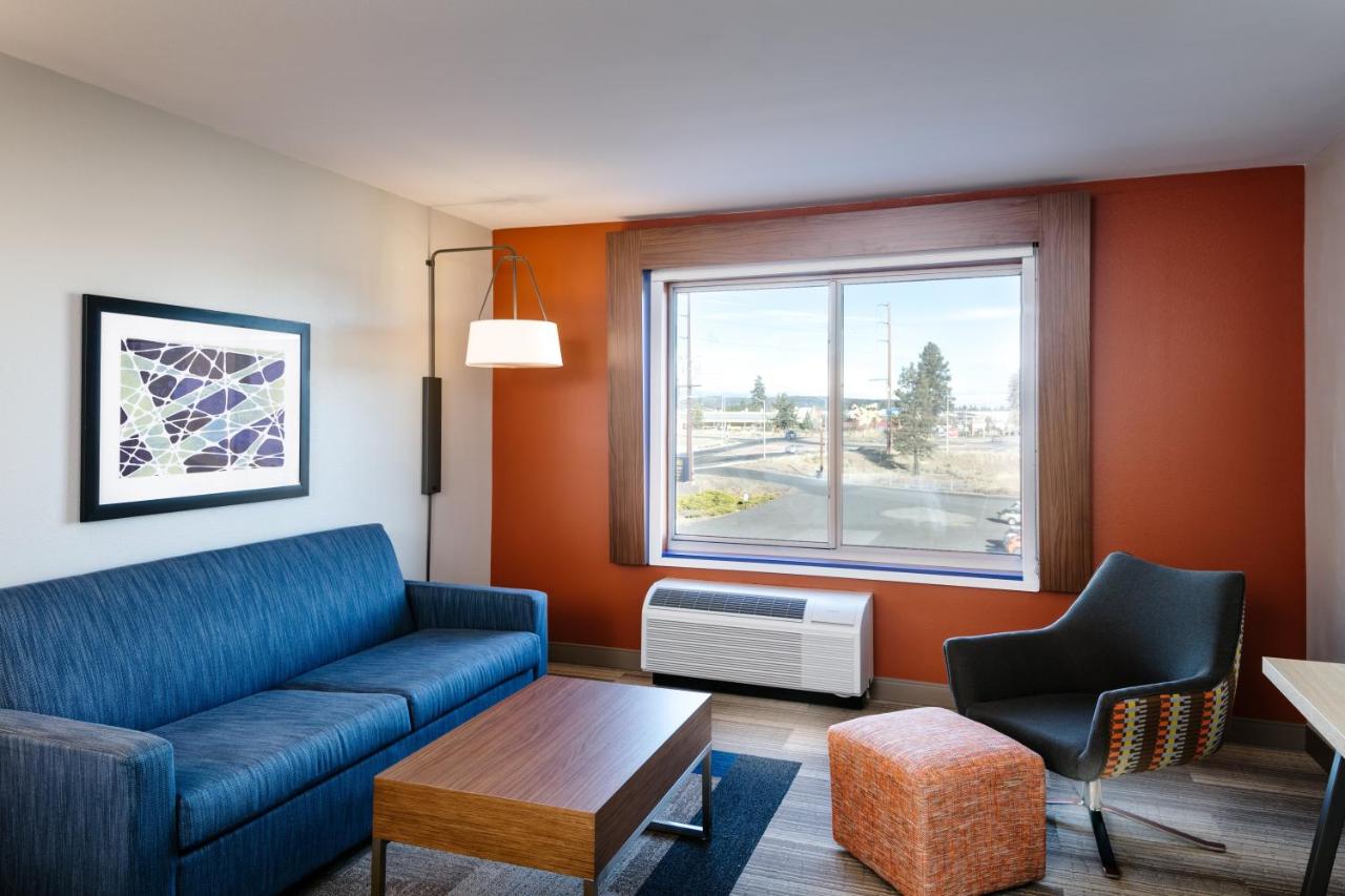 Double Suite - Mobility Access Tub/Non-Smoking at Holiday Inn Express & Suites Bend South by IHG