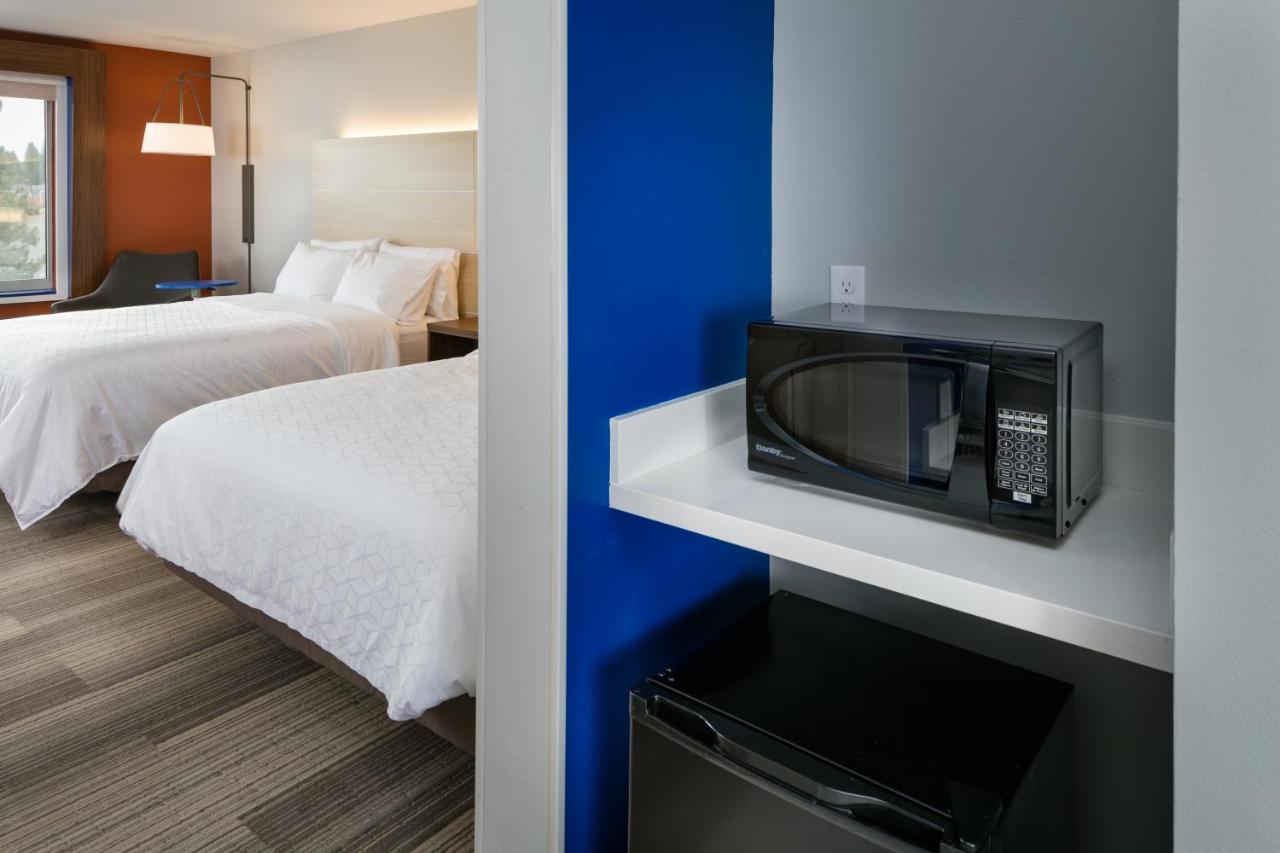 Room with Two Beds - Hearing Accessible - Non-Smoking at Holiday Inn Express & Suites Bend South by IHG