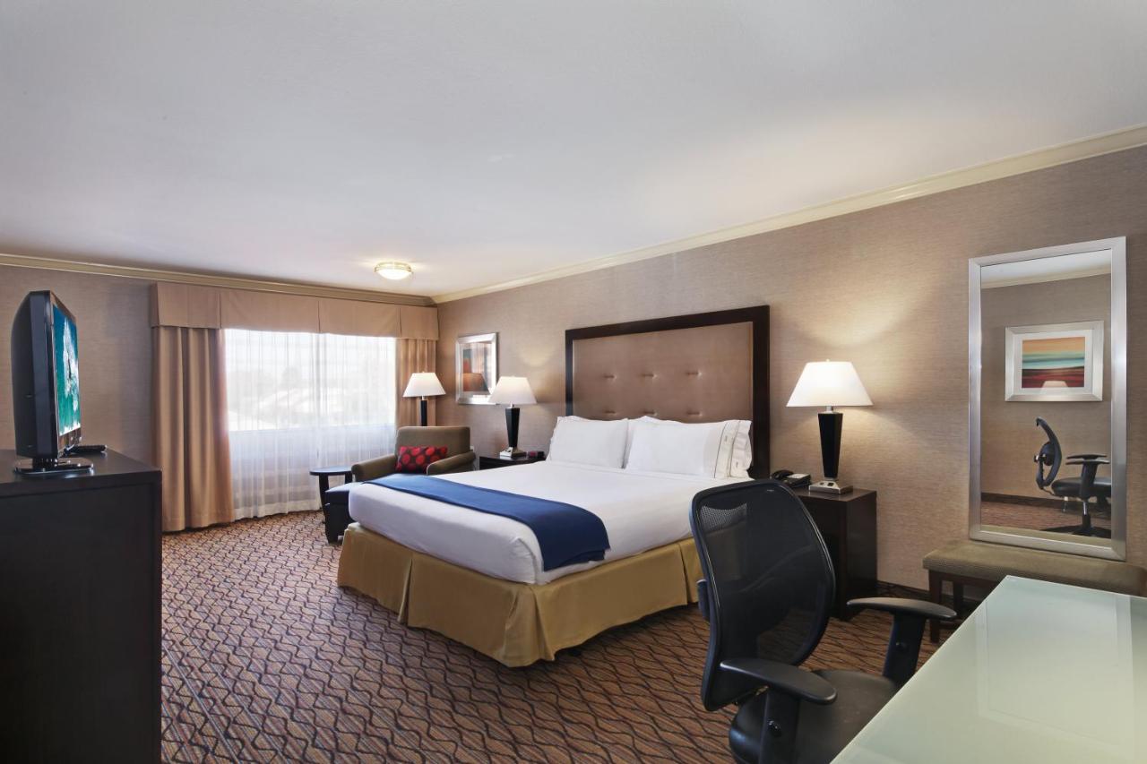 King Suite - Non-Smoking at Holiday Inn Express Port Hueneme by IHG
