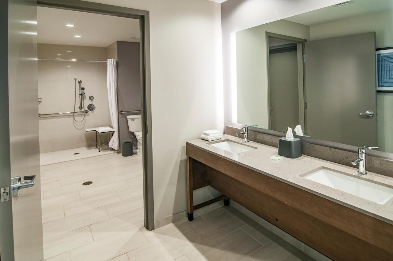 Superior King Room - Disability Access at Hyatt Place Sioux Falls South