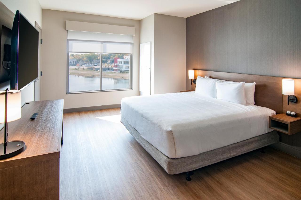 Superior King Room - Disability Access at Hyatt Place Sioux Falls South